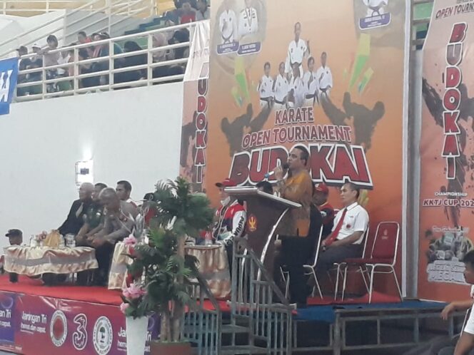 
Ratusan Atlet Karate, Ikuti Open Tournament Budokai Cup di Palu