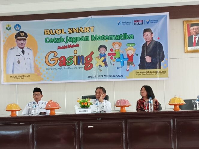 
Latih Matematika, Pemkab Buol Gandeng Guru Besar Yohanes Surya