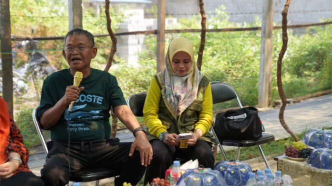 
Gubernur Sulteng, Amini Permintaan Mesin Pencacah bagi Petani Anggur di Palu