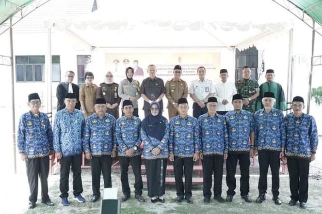 
Lantik 78 Pejabat, Wabup Sigi Ingatkan Netralitas di Pemilu 2024