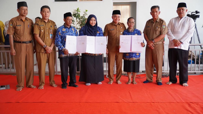 
					Pemkot Palu, Serahkan SK Bagi 600 P3K di Palu